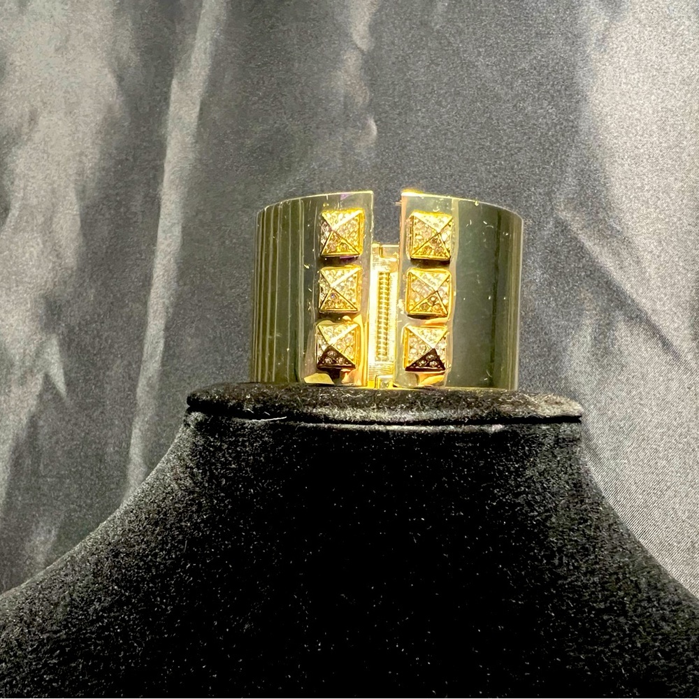 Beautiful Victoria’s Secret gold-toned cuff